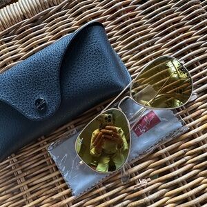 Ray-Ban Gold Flash Mirror Aviator Sunglasses